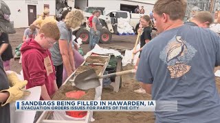 Sandbags Being Filled In Hawarden IA [upl. by Leela594]