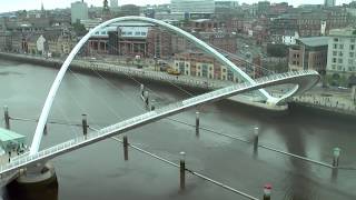 Timelapse of Gateshead Millennium Bridge [upl. by Mun798]