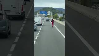 90 km heures en trottinette sur autoroute [upl. by Akehsar]