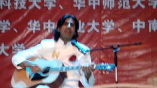 Pakistani guy singing in Chinese language Chinese song [upl. by Aland]