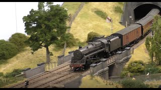 Tolworth Showtrain Model Railway Exhibition 2022 Part 1 [upl. by Enelhtak]