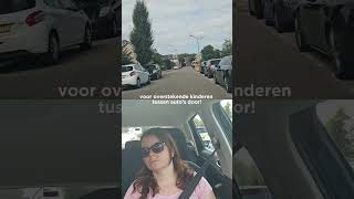 Kindvriendelijke buurt waar moet je goed op letten 🤔 rijbewijs rijles rijschool [upl. by Anaytat819]