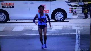 2015 Hakone Ekiden 箱根駅伝 Komazawa University 駒澤大学 Finish Line [upl. by Suollecram992]