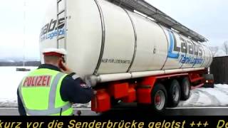 Lauterach Hängengebliebender LKW auf der Senderstraße [upl. by Irim]