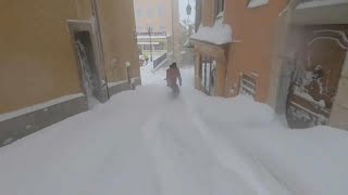 Francia con lo snowboard tra le strade Briançon [upl. by Akcired]