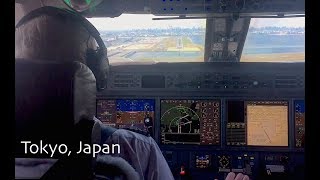 Tokyo Haneda Landing  Cockpit  Pilotseye view VIP Gulfstream G550 [upl. by Nayd]