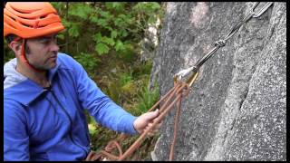 How to belay with a Munter Hitch [upl. by Si]