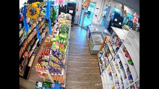 2 men rob Chantilly convenience store with gun [upl. by Calabrese]