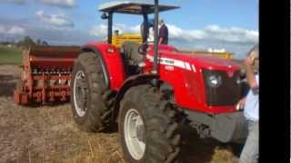 MASSEY FERGUSON 4291 PLANTANDO TRIGO [upl. by Hearn905]