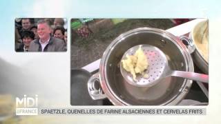 RECETTE  Spaetzle quenelles de farine alsaciennes et cervelas frits [upl. by Eiclehc]