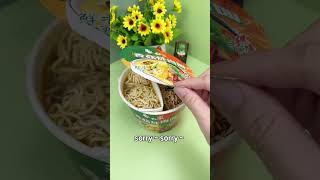 Make your own Yuanyang instant noodles and eat them The magical way to eat instant noodles Yuan [upl. by Kwapong]