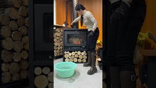 This indoor smokeless heating stove produces no smoke even when burning wet wood winter [upl. by Herrah]