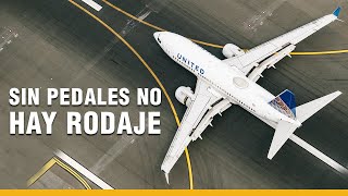 Como maniobrar un avión por las calles de rodaje de un aeropuerto  Capitán Aéreo [upl. by Skolnik525]