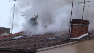 Incendie à Albi  Les pompiers en action  26112012 [upl. by Beaufert]