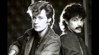 SAY IT ISNT SO Daryl Hall and John Oates  Subtitulos Eng Esp [upl. by Anyr]