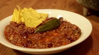 Chili Con Carne aus dem Dutch Oven  BBQ Grill Rezept Video  Die Grillshow 77 [upl. by Marietta]