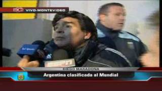 Maradona explota con prensa despues de la clasificacion de Argentina [upl. by Leod]