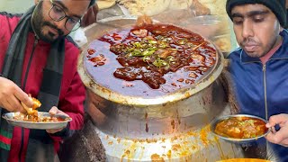 Eating Spicy NihariSiri PayeNalli Bone Marrow With Paratha amp Naan Roti at Kallu Nahari Delhi [upl. by Ardine733]