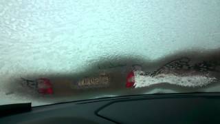 Jak odmrozić szyby w samochodzie  How to quickly defrost car windows [upl. by Ritch68]