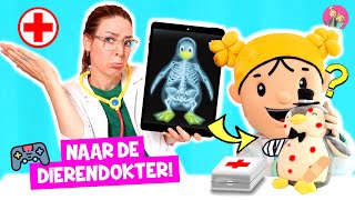 DE ZOETE ZUSJES LEREN DIEREN BETER MAKEN bij DE DOKTER Een Pinguin Met Stippen ❤️DeZoeteZusjes❤️ [upl. by Ahsienaj]