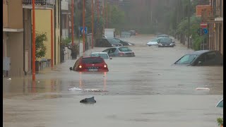 Alluvione a Cesena esondato il fiume Savio [upl. by Alyekahs833]