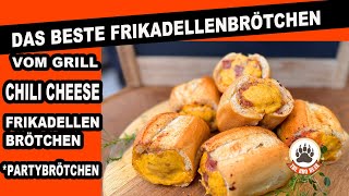 Chili Cheese Frikadellen Brötchen vom Grill  Partybrötchen  The BBQ BEAR [upl. by Adnalay]