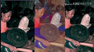 Neneknenek hebat memainkan alat musik tradisional sumba quotGONGquot VIRAL [upl. by Becka]