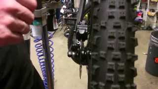 How to adjust hydraulic disc brakes bicycles [upl. by Bolton]