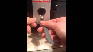 How to break into a Honeywell safe [upl. by Aihsetel683]