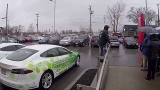 Réservation Tesla Model 3 à Montréal  la file dattente en accéléré [upl. by Weig284]