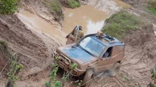 Nissan Terrano 2 vs Lada Niva Offroad Mammutpark [upl. by Hansel]