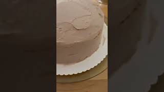 Torte dekorieren  Schokolade  تزين طرطة بكريم شوكولا [upl. by Ovida597]