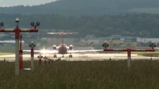 Flugzeuge im ZeitrafferHeavy Traffic ZHR Airportelapsed time [upl. by Henleigh]