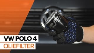 Hoe motorolie en een oliefilter vervangen op een VW POLO 4 HANDLEIDING  AUTODOC [upl. by Daph]