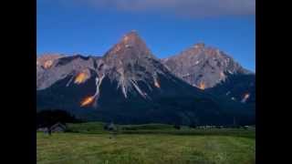 Kastelruther Spatzen  Feuer der Berge [upl. by Geibel54]