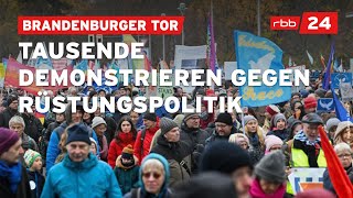 Friedensdemo mit Wagenknecht in Berlin Tausende protestieren gegen Rüstungspolitik [upl. by Ecilayram314]