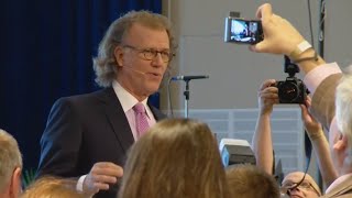 André Rieu performing Les Gondoles à Venise at his Studio in Maastricht [upl. by Eerak]