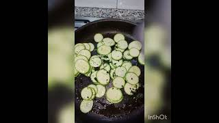 Carottes et Courgettes sautées [upl. by Ribaudo]