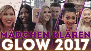 Mädchen klären auf der GLOW 2017 in Düsseldorf [upl. by Llydnek]