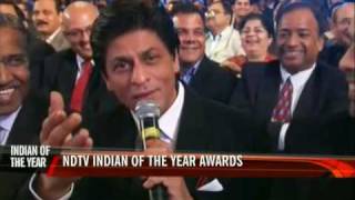 NDTV awards SRK sings to Priyanka Chopra [upl. by Noreik90]