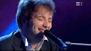 Raphael Gualazzi  Follia damore Eurovision 2011 ITALY 🇮🇹 Sanremo 2011 Italian version video [upl. by Ardnosac563]