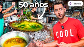 Esta OLLA lleva cocinando 50 AÑOS SEGUIDOS en Tailandia  TheGrefg [upl. by Aleek]