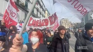 Studenti in piazza in tutta Italia manifestazioni di protesta in oltre 40 città [upl. by Ashwell]