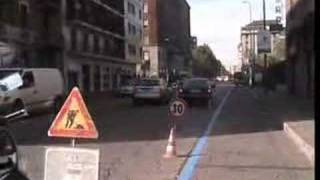 Strisce blu in Via Venini a Milano Blogosfere cera [upl. by Fia]