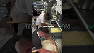 Él desafió a su jefe en la pizzería🍕 [upl. by Enelec]