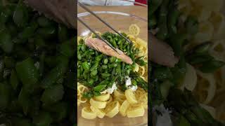 Pasta fredda con sgombro asparagi alla menta feta e lime  Delicius [upl. by Denice]