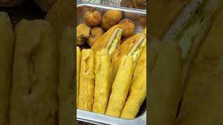 Shahrukh khan ji ka fav bread pakora at Hansraj College [upl. by Moynahan803]