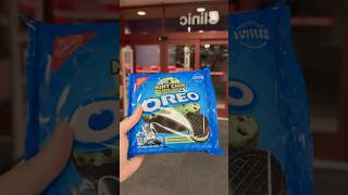 🍪 New Mint Chip Oreos 25 Second Review oreocookies cookies food target shorts [upl. by Atteram]