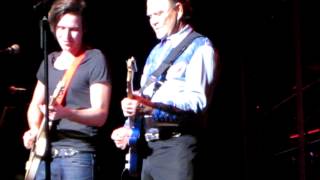 Glen Campbell Wichita Lineman live in Portland OR November 28 2012 [upl. by Onailerua188]