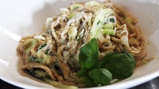 De Dagschotel  Spaghetti met courgette en crème van cashewnoten [upl. by Mackintosh]